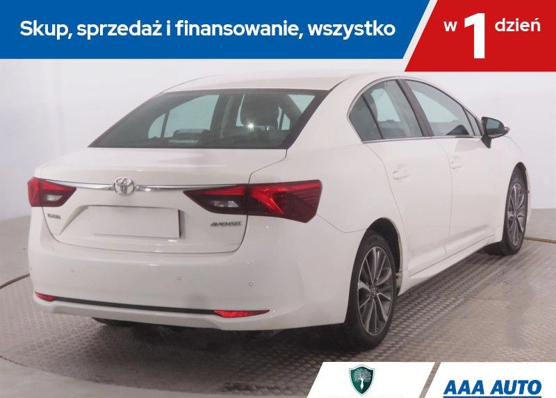 Toyota Avensis cena 53000 przebieg: 156404, rok produkcji 2015 z Staszów małe 191